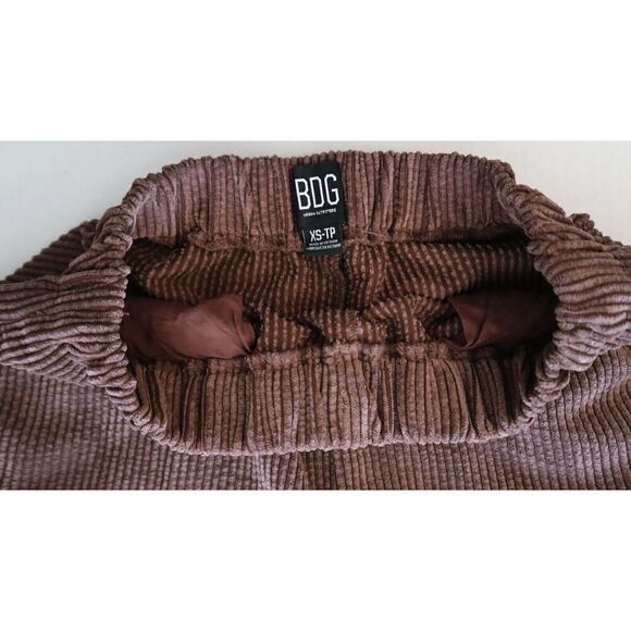 BDG Urban Outfitters OB1281524 Women's Sz XS Brown Blaine Corduroy Puddle Pants - Picture 3 of 11